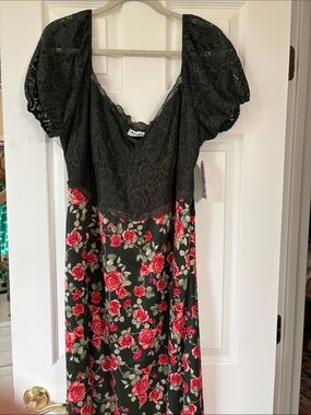 ARULA Dark Green Lace Top Maxi Dress with Red Rose Print New